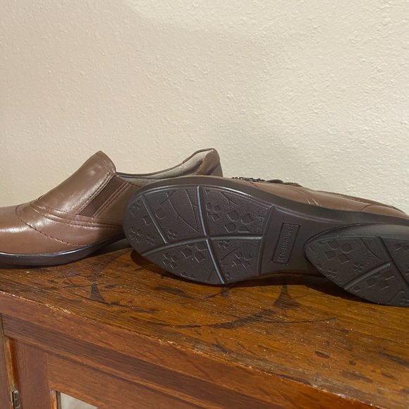 Naturalizer Dress shoes, size 8 1/2 Med, new - Picture 4 of 4